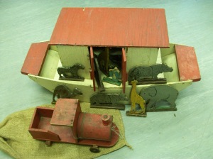 1940s toy Ark and toy train, handmade in wartime from any materails to hand, treasured Christmas presents in wartime (Image: World War Zoo gardens project, Newquay Zoo)