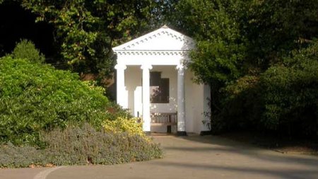 RBG Kew's war memorial, Temple of Arethusa, Kew (Image copyright : Kew website)
