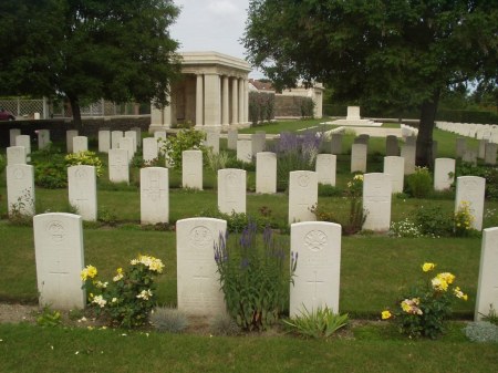 Vermelles Cemetery (Image: CWGC website) 