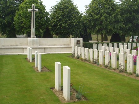 Charles Anderson's grave lies here within St. Venant Cemetery (CWGC Copyright image) 
